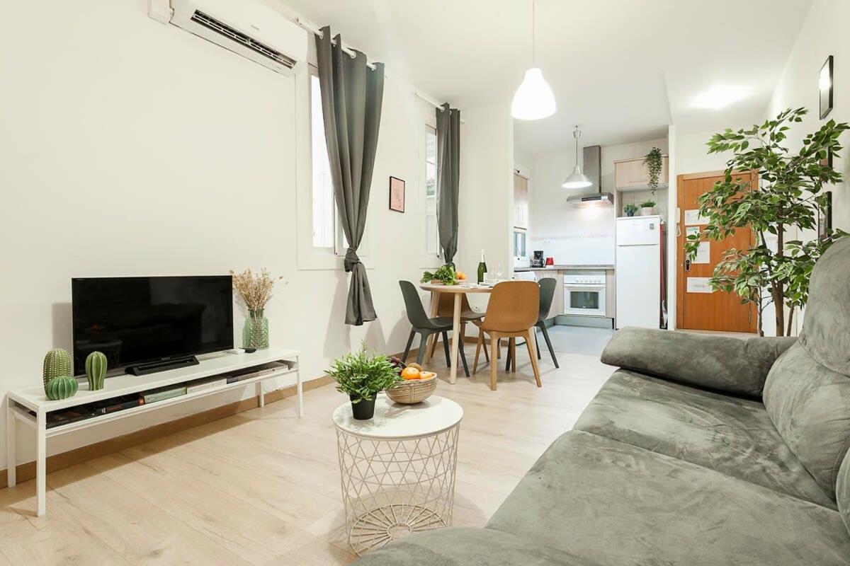 Comfortable 3bd In Poblenou Next To The Only For Families! Lejlighed *