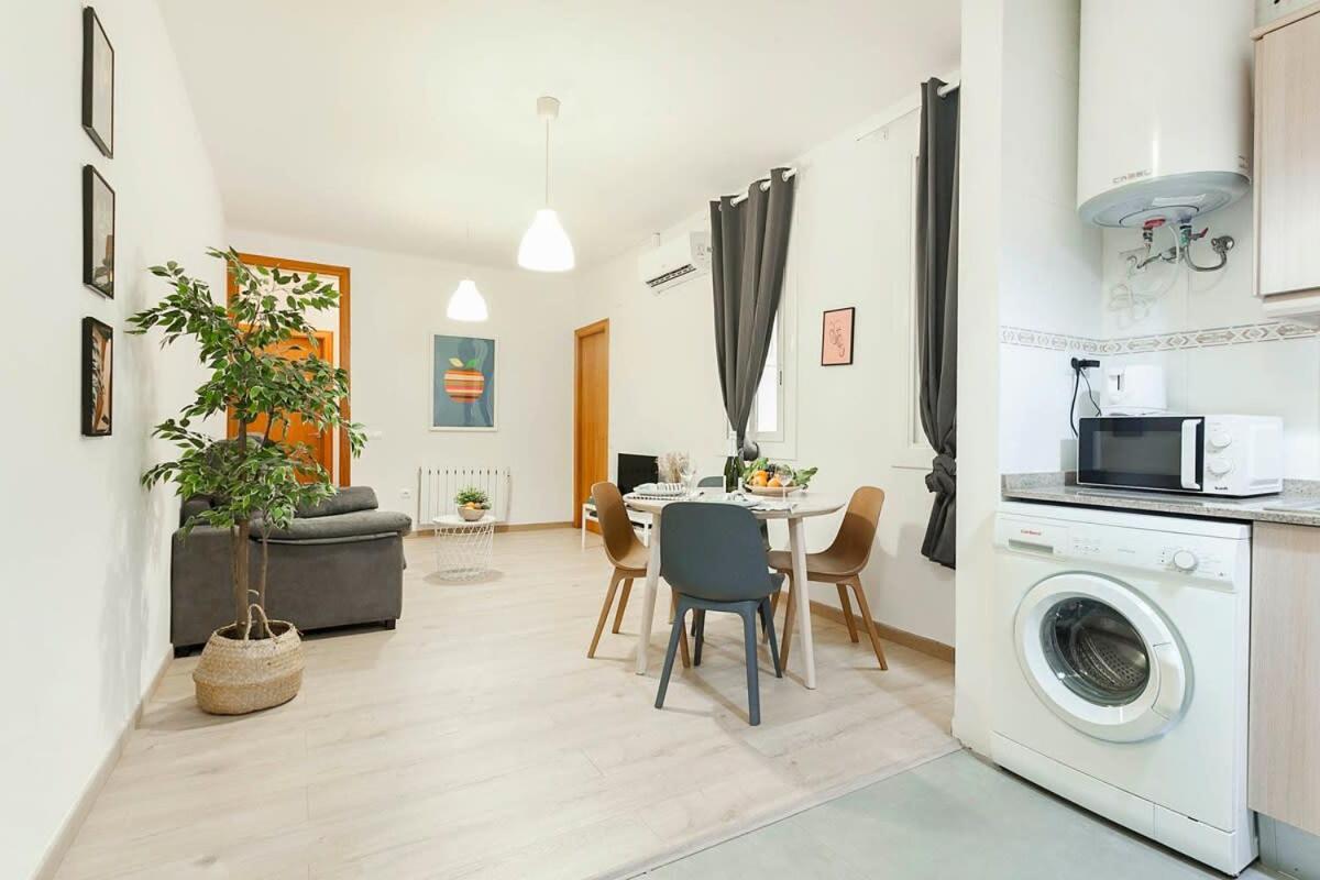Comfortable 3bd In Poblenou Next To The Only For Families! Lejlighed *
